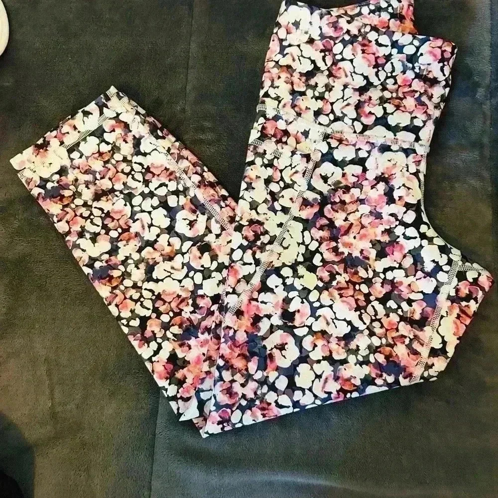 Old Navy Active sz S women’s floral high rise jeggings with side pockets & shirt